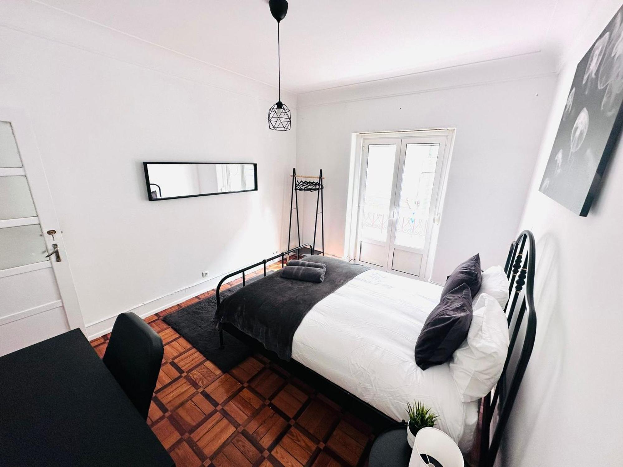 Hostel Rooms, Location For Tourists
